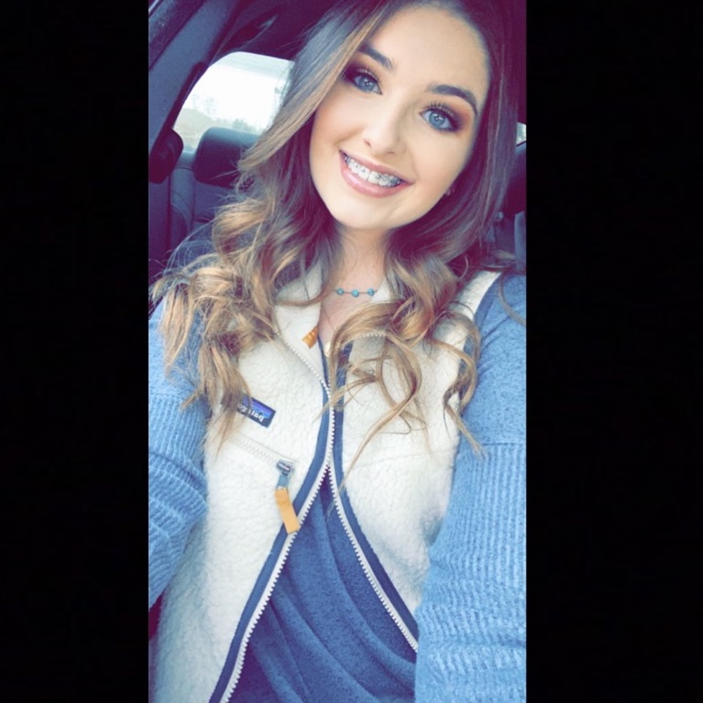 Meet your Posher, Brooke